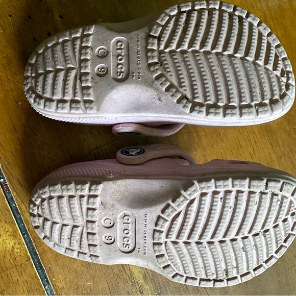 Pink crocs sandals (child size 9) - Picture 5 of 5